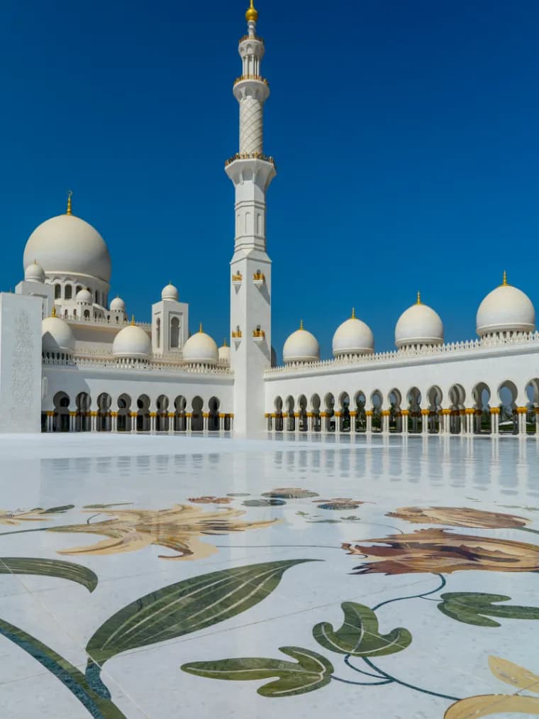 Sheikh Zayed Grand Mosque in Abu Dhabi