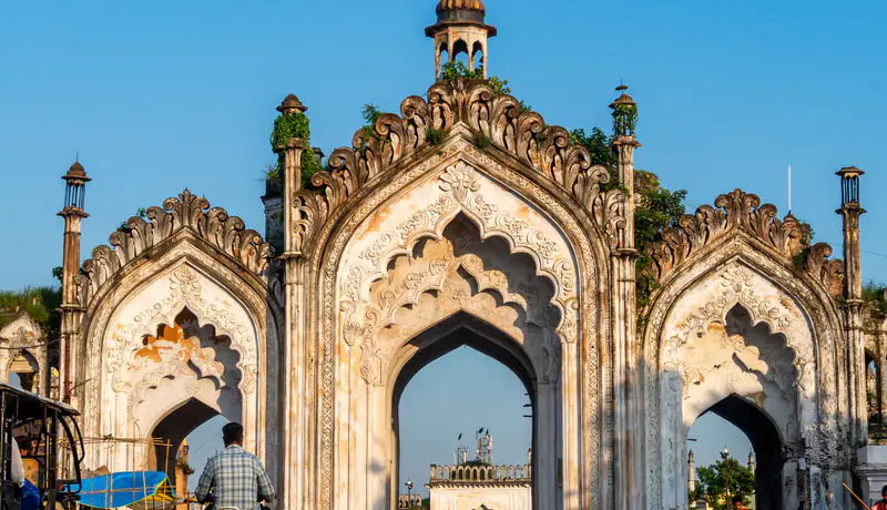 Rumi Darwaza, Lucknow